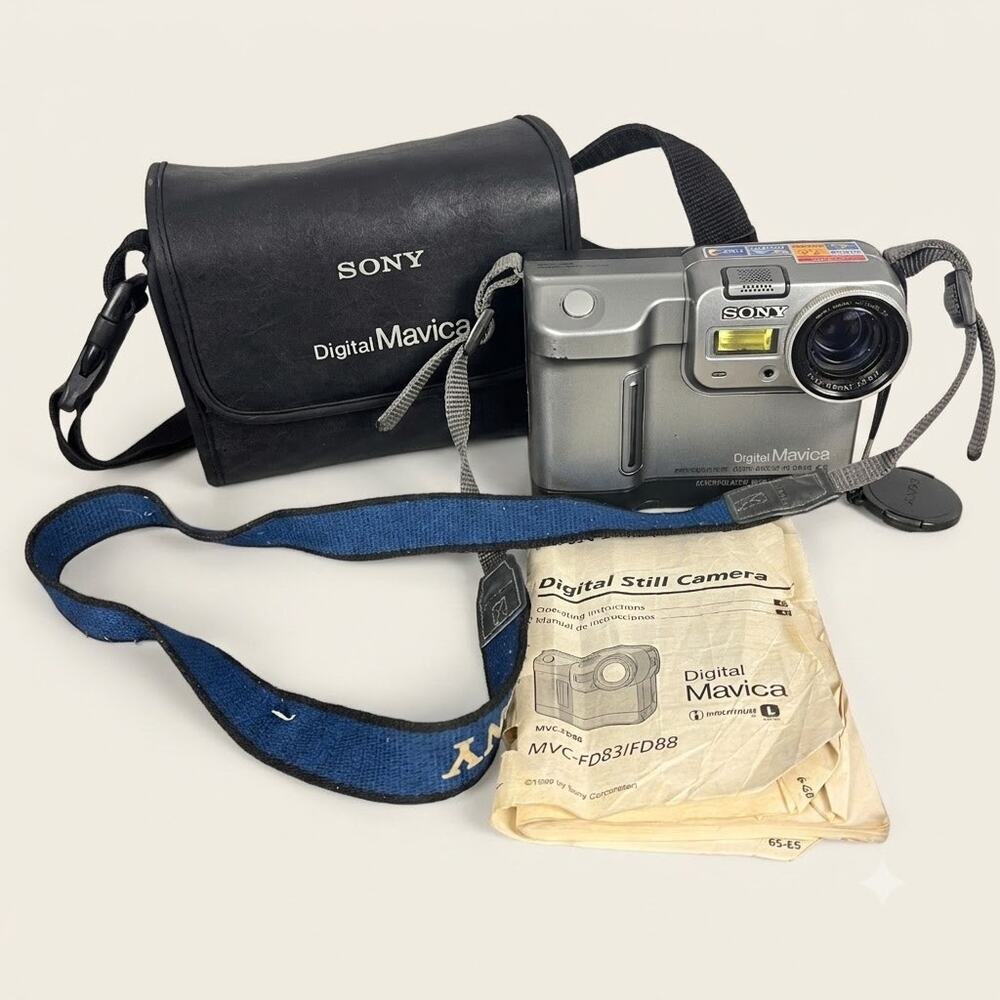 Sony Mavica MVC-FD83 Digital Camera Silver With Case For Parts / Repair
